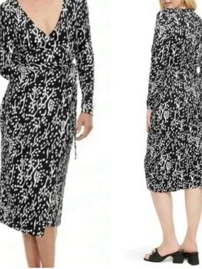 DVF for Target Black Midi Sea Spots
L/S Dress Diane Von Furstenberg NWT Small